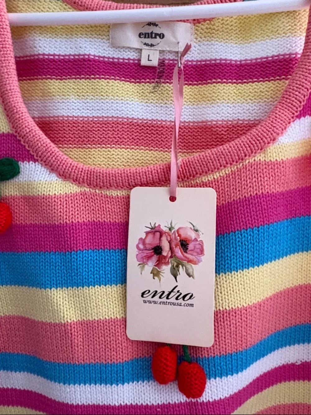 Women’s sweater🍒 - Picture 2 of 7